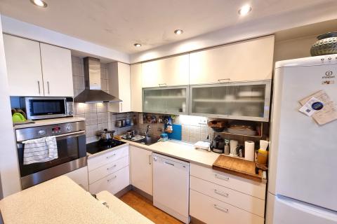 Zagreb, Črnomerec - stan sa balkonom, lođom i parkingom