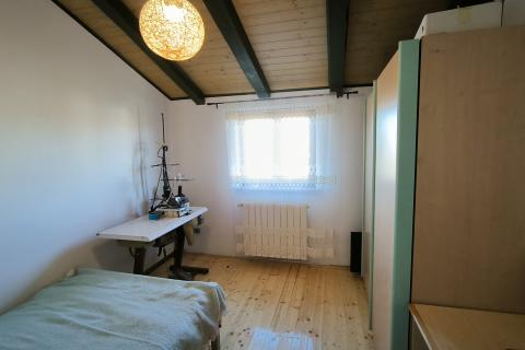 Istra, Rovinjsko selo - kuća sa tri stana i velikom okućnicom 