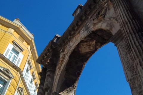 Земельный участок строительного назначения Centar, Pula, 7.800m2