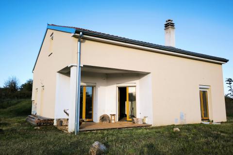 Istra, Marčana - samostojeća kuća, novogradnja, lijepa okućnica