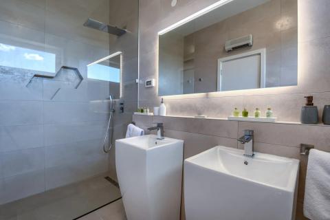 Istra,okolica Svetvinčenta, luksuzna vila s 5 zvjezdica