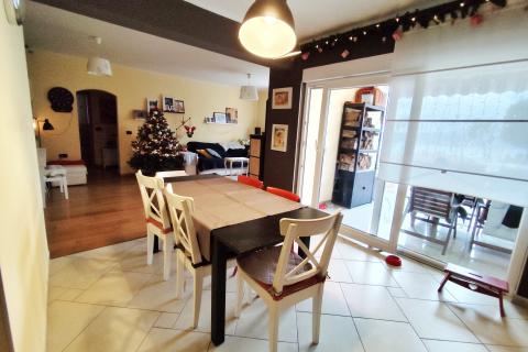 Crikvenica, trosoban stan s vrtom i parkingom