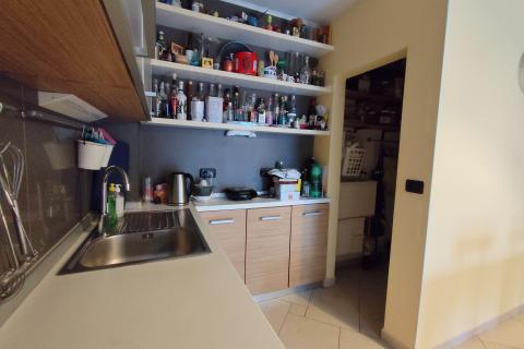 Crikvenica, trosoban stan s vrtom i parkingom