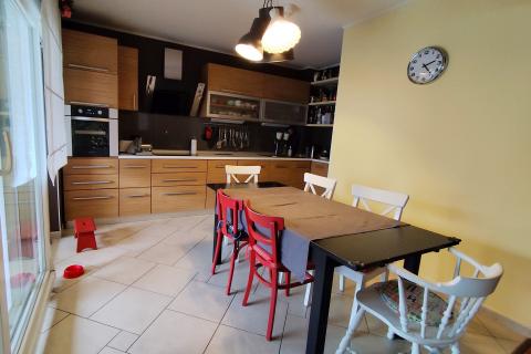 Crikvenica, trosoban stan s vrtom i parkingom