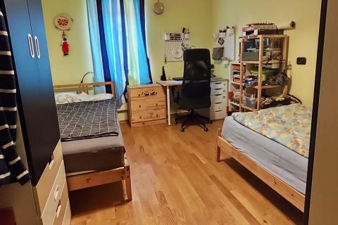 Crikvenica, trosoban stan s vrtom i parkingom