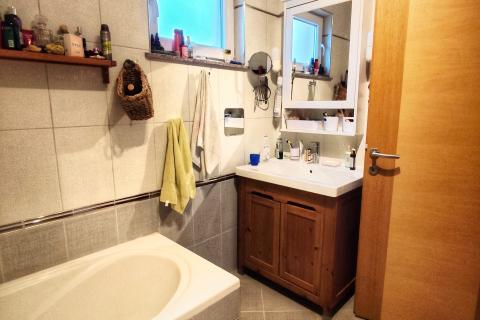 Crikvenica, trosoban stan s vrtom i parkingom