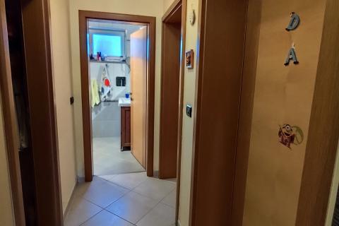 Crikvenica, trosoban stan s vrtom i parkingom