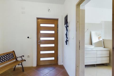 Istra, Marčana - samostojeća kuća, novogradnja, lijepa okućnica