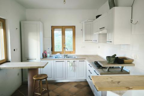 Istra, Marčana - samostojeća kuća, novogradnja, lijepa okućnica