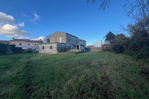 Istra, Marčana - stara istarska kuća sa prostranom okućnicom