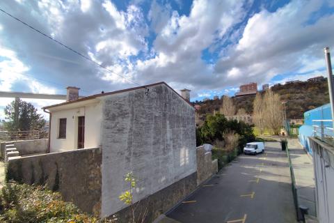 Crikvenica, kuća s dvorištem blizu centra