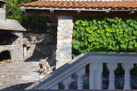 Senj, Sv. Juraj - Kuća sa 4 apartmana 1.red do mora