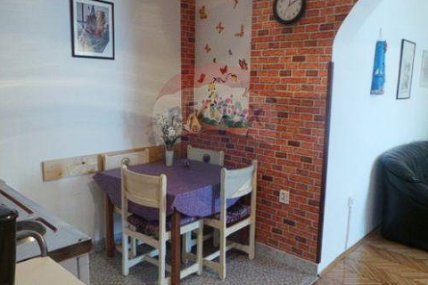 Senj, Sv. Juraj - Kuća sa 4 apartmana 1.red do mora