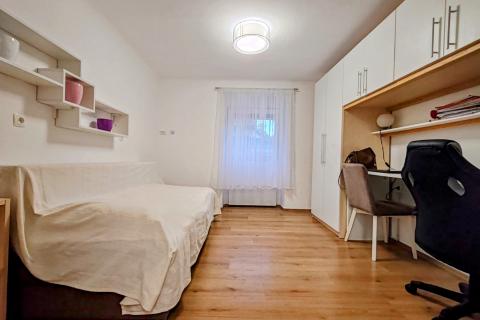 Rijeka, Bulevard, 3S+DB, renoviran i namješten stan od 90m2
