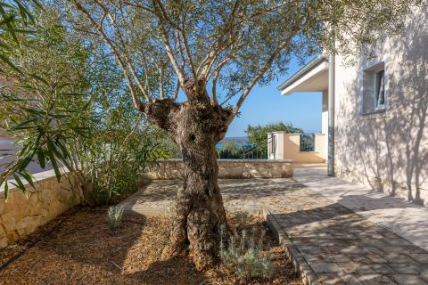 Hiša Klimno, Dobrinj, 266m2