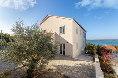 Hiša Klimno, Dobrinj, 266m2