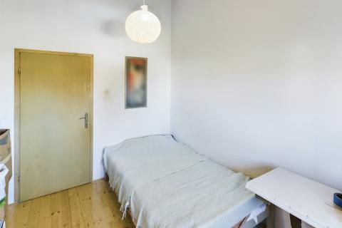 Istra, Rovinjsko selo - kuća sa tri stana i velikom okućnicom 