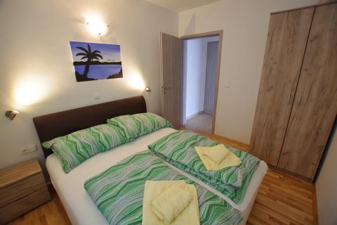 Ravni, Kuća  s bazenom, 6 apartmana, otvoren pogled na more