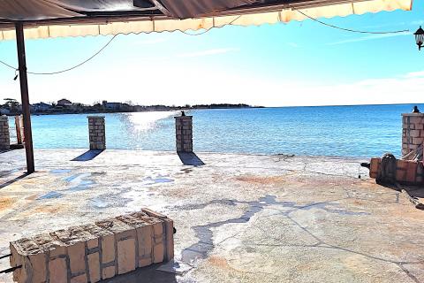 Istra,Umag,Kuća i restoran,prvi red do mora za adaptaciju.