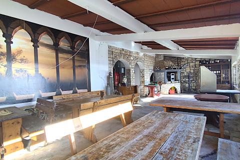 Istra,Umag,Kuća i restoran,prvi red do mora za adaptaciju.