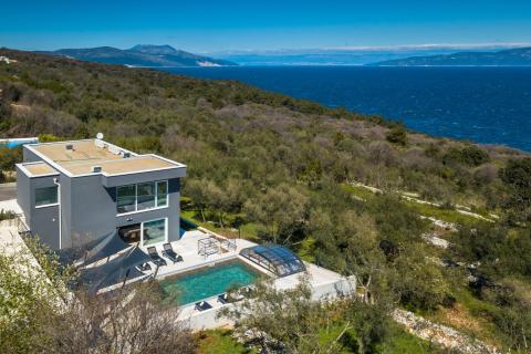 Huis Ravni, Raša, 200m2