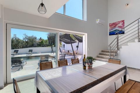 Huis Ravni, Raša, 200m2