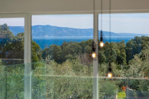 Huis Ravni, Raša, 200m2