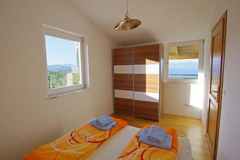 Drenje, apartmanska kuća s otvorenim pogledom na more