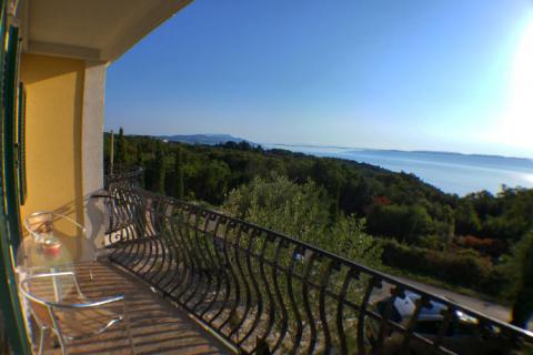 Drenje, apartmanska kuća s otvorenim pogledom na more