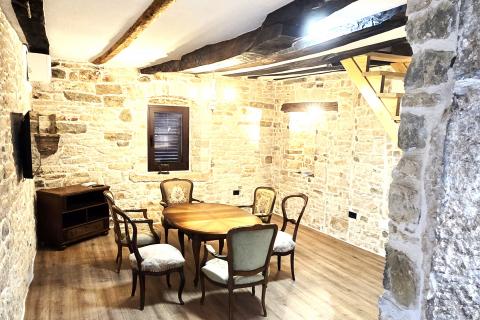 Istra,Grožnjan,okolica-Adaptirana kamena kuća