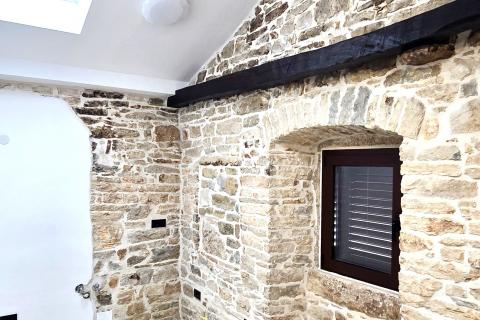 Istra,Grožnjan,okolica-Adaptirana kamena kuća