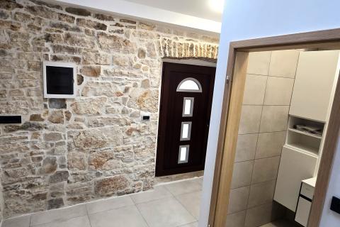 Istra,Grožnjan,okolica-Adaptirana kamena kuća