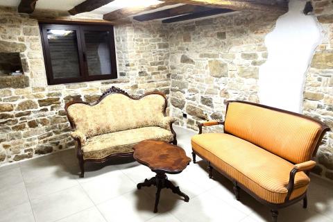Istra,Grožnjan,okolica-Adaptirana kamena kuća