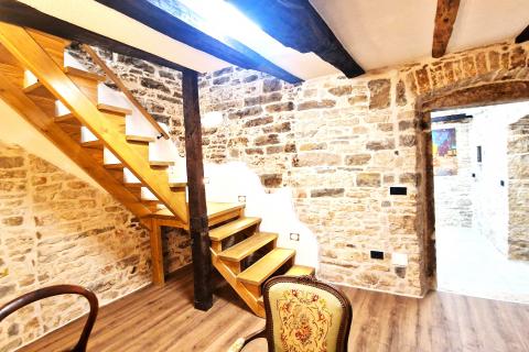 Istra,Grožnjan,okolica-Adaptirana kamena kuća