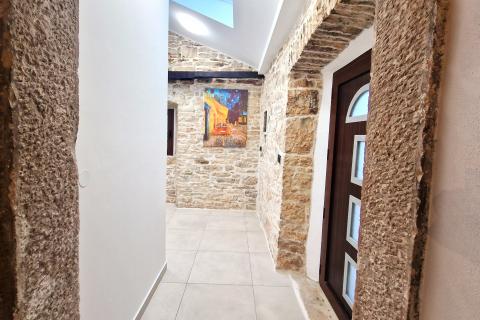 Istra,Grožnjan,okolica-Adaptirana kamena kuća