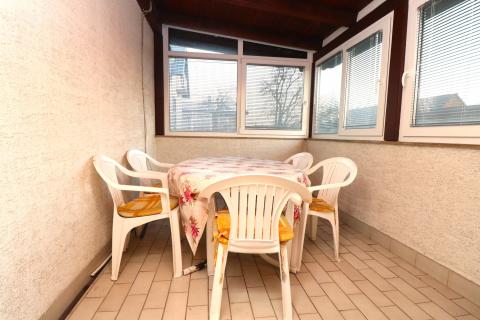 Zagreb - kuća za radnike, 12-16 osoba, 180m2