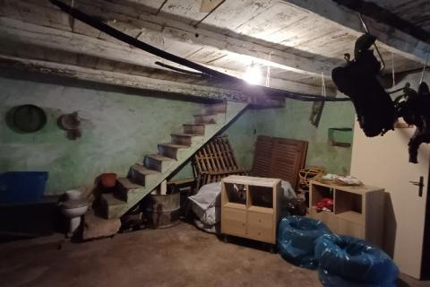 Istra, Peruški, stara zgrada za obnovu