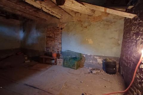 Istra, Peruški, stara zgrada za obnovu