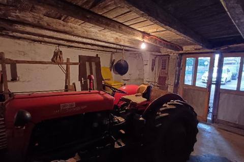 Istra, Peruški, stara zgrada za obnovu