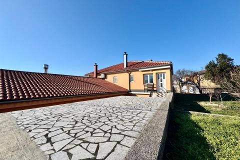 Huis Senj, 248,53m2