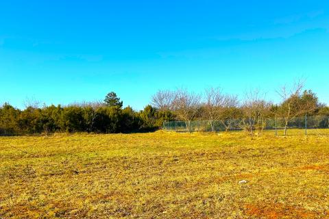 Istra,Umag-građevinsko zemljište višestambena namjena