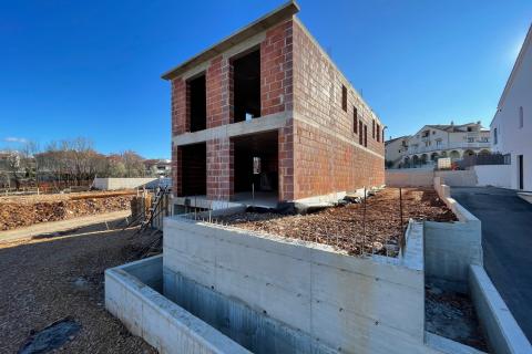 Otok Krk,Malinska,dvojna kuća u izgradnji,165 m2,pogled na more