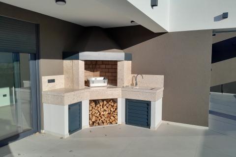 Istra,Pula,novi luksuzni stan trosobni na odličnoj lokaciji