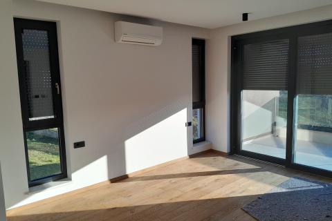 Istra,Pula,novi luksuzni stan trosobni na odličnoj lokaciji