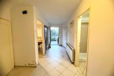 OTOK KRK,KORNIĆ kuća u nizu sa garažom i dvorištem