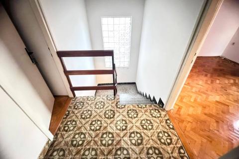 OTOK KRK,KORNIĆ kuća u nizu sa garažom i dvorištem