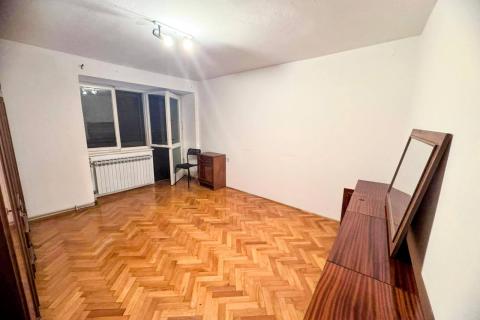 OTOK KRK,KORNIĆ kuća u nizu sa garažom i dvorištem