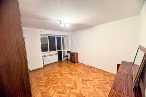 OTOK KRK,KORNIĆ kuća u nizu sa garažom i dvorištem