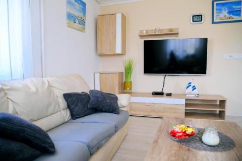 OTOK KRK-DOBRINJ samostojeća kuća sa dva stana i bazenom 