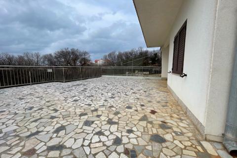 Novi Vinodolski,okolica,dvojna kuća,281 m2,90 m od mora!